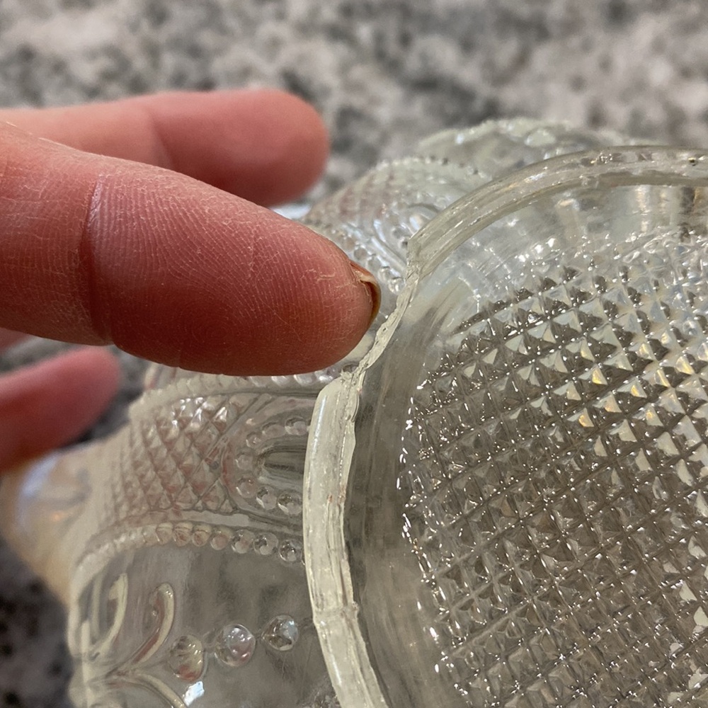 Antique EAPG White Opalescent “Jeweled Heart” Dugan Ruffled Glass Bowl! - Picture 5 of 5